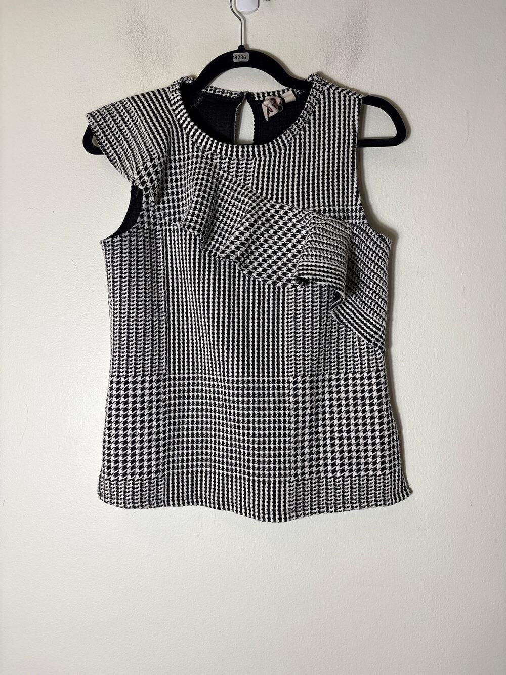 Dolan Black and White Ruffle Top Sz XS